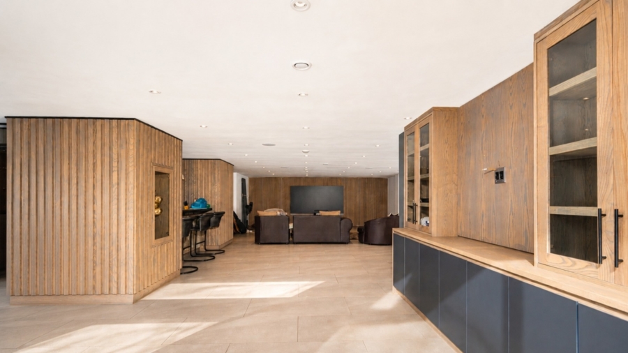 8 Bedroom Property for Sale in Birdwood Estate North West